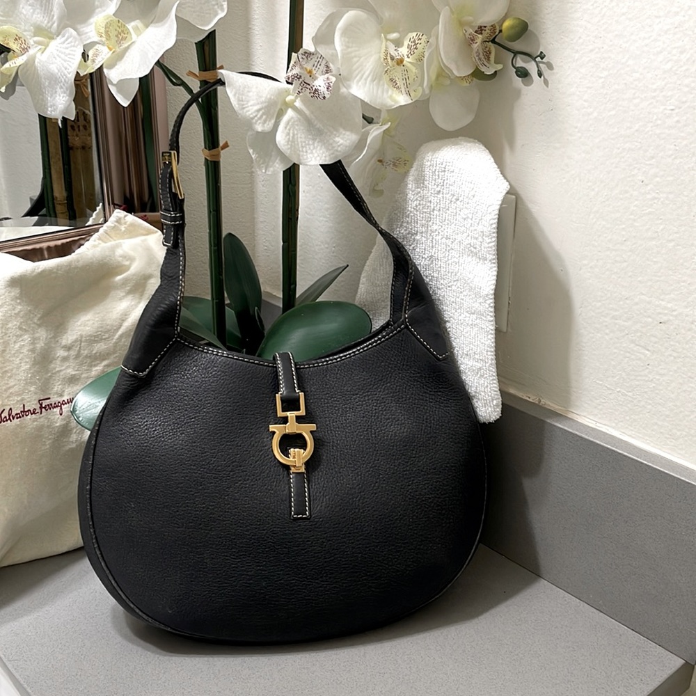 Salvatore Ferragamo Hobo shoulder Black / Gold
